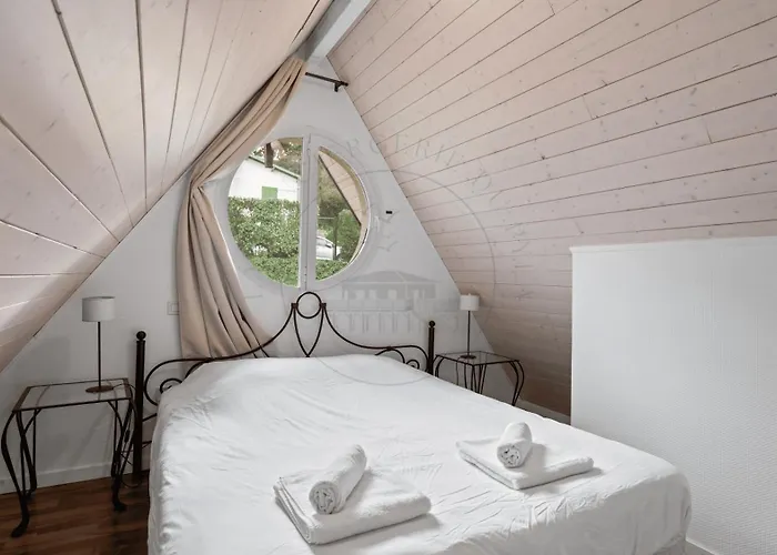 Superbe En Hyper Centre, Proche Plage, Linge Et Menage Inclus Αρασόν